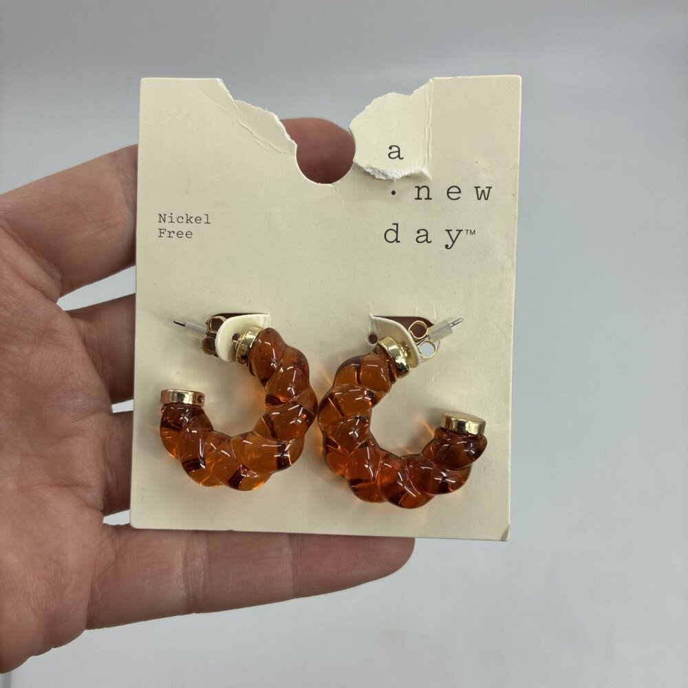 A New Day Womens Hoop Earrings Amber Brown Twisted Resin Nickel Free Stud - Picture 4 of 4